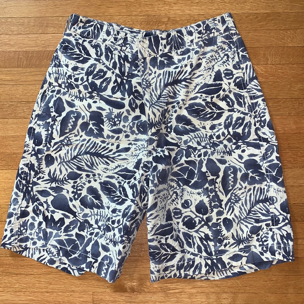 American Eagle Outfitters Blue and White Floral Men's Shorts